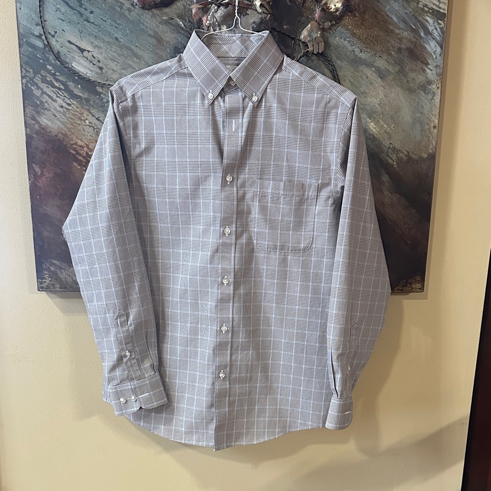 Roundtree & Yorke Gray Plaid Button Down Shirt